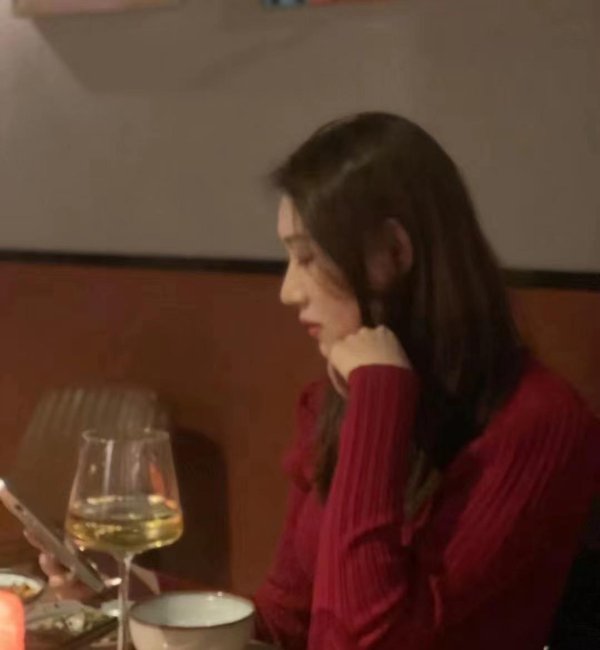 实盘配资平台 巴菲特现场感谢库克：除了乔布斯没人能创造苹果 但除了库克没人能让苹果有如此的发展